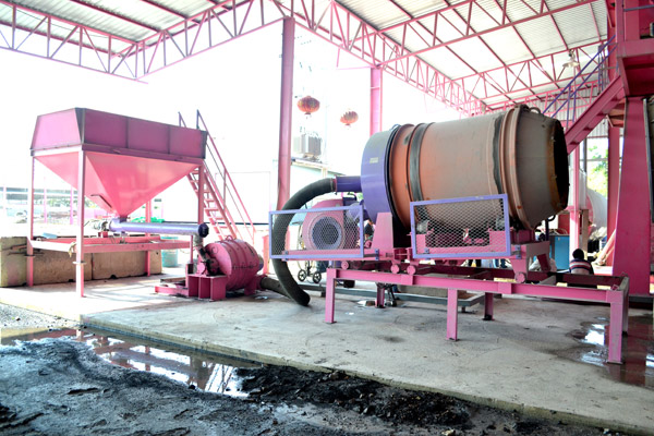 asphalt mixing plant on site in Thailand